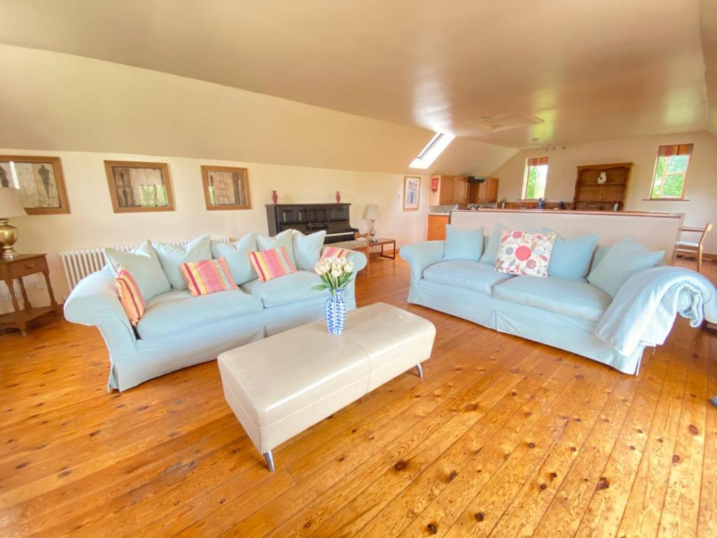Country Barn On The Hill Villa Whitwell-on-the-Hill Екстериор снимка