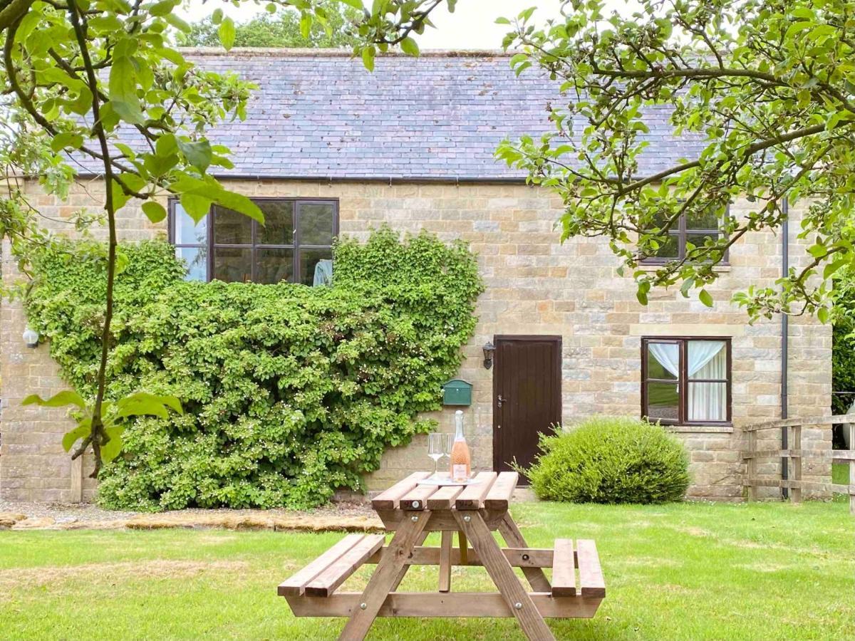 Country Barn On The Hill Villa Whitwell-on-the-Hill Екстериор снимка